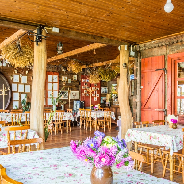 Restaurant room